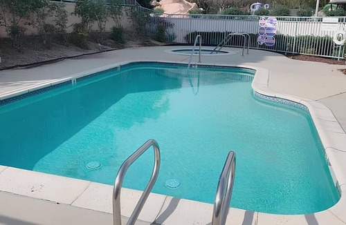 San Gabriel Apartment | Cozy 2 bedroom apartment in beautiful San Gabriel with WiFi, AC
