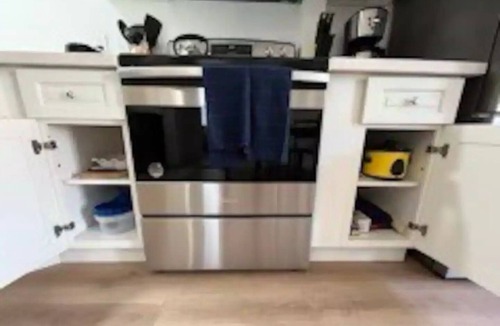 Rialto House | Cozy 2 bedroom home in Rialto with Mountain & Garden Views, near Downtown.