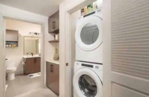 Anaheim Resort Apartment | Cozy 2bd Apt Near Disneyland Anaheim Conv Center