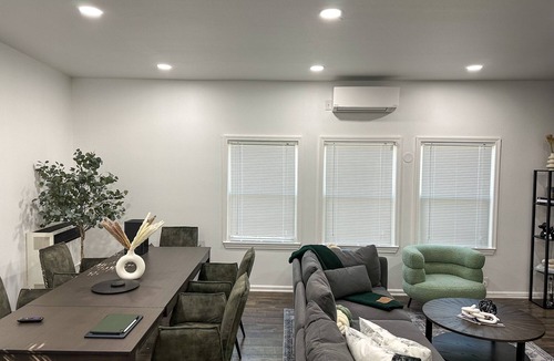 Florence-Graham House | Cozy 2BR Duplex in Downtown LAn
