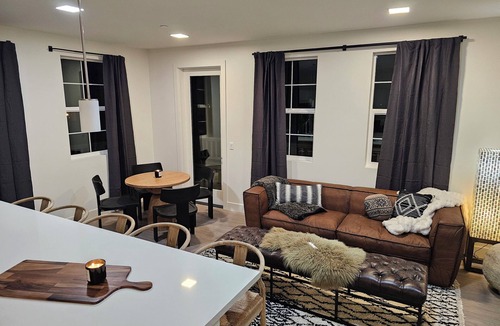 Los Alamos Apartment | Cozy 3-bedroom apartment with AC and WiFi in peaceful Los Alamos