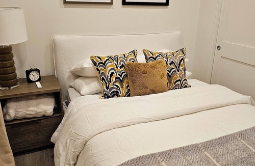 Los Alamos Apartment | Cozy 3-bedroom apartment with AC and WiFi in peaceful Los Alamos