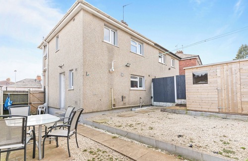 Dudley House | Cozy 3 Bedroom Entire House For Short and Long Stay