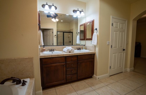 Fresno House | Cozy 3 bedroom home in a welcoming neighborhood