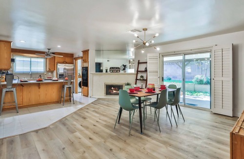 West Hills House | Cozy 3 bedroom home Ideal for Travel professional in delightful woodland hiils
