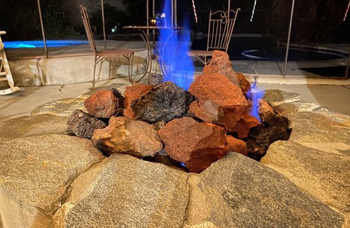 Ontario House | Cozy 3B2B Romantic 85"TV Close to Ontario Airport