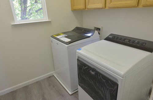 Regency Park House | Cozy 4 bedroom 3 bath home away from home