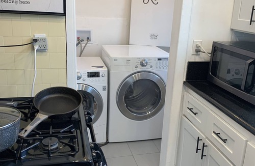South Gate House | Cozy 4bds*, Close2Everything, Free Parking (1 car)/Wifi, 15min to everything