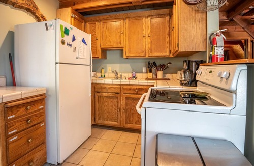Altaville Cabin | Cozy A-Frame Cabin w/Lake Access & Dog Friendly