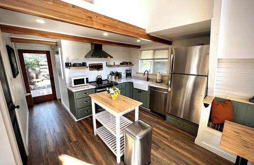 Peter Pan Cabin | Cozy A-Frame in charming Big Bear with Hot Tub