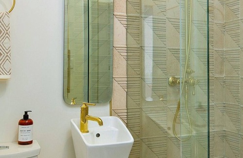 Rampart Village Apartment | Cozy and Bright Studio Ideal for Couples!