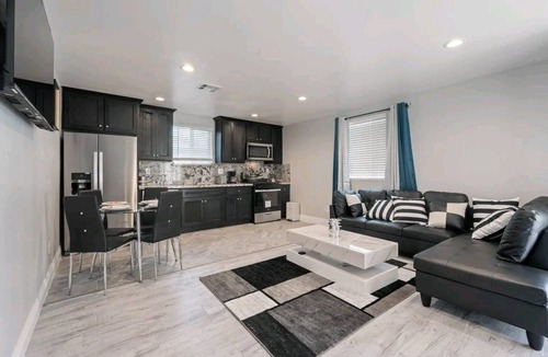 Park Mesa Heights House | Cozy and charming newly built house in Los Angeles with all essential amenities