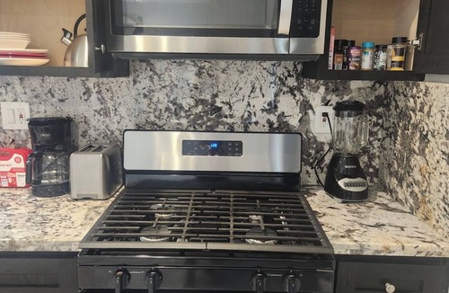 Park Mesa Heights House | Cozy and charming newly built house in Los Angeles with all essential amenities