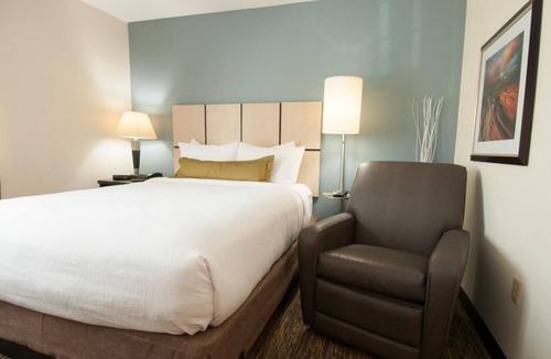 Anaheim Resort Resort | Cozy and Homey Feels! Pet-friendly, Short Drive to Honda Center