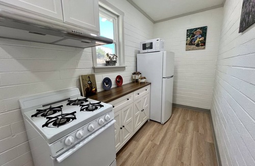 Somis Other | Cozy and Peaceful 1-bedroom Farmhouse in Somis