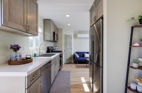 Fontana House | Cozy and Quiet Front House