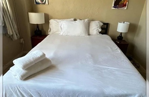 Westlake Apartment | Cozy APT in the Heart of DTLA!