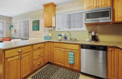 Mission Beach Cottage | Cozy Beach Cottage, Walk to Everything! 2bed/1bath