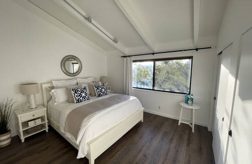 Alta Mesa Condo | Cozy Beach Get-away with Awesome City and Mountain Views