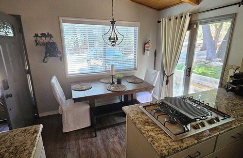 Big Bear House | Cozy, beautifully cabin steps away from hiking and minutes from Big Bear lake