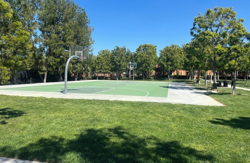 Portola Springs House | Cozy & Bright Townhouse, Pool+Basketball+Tennis Across the Way