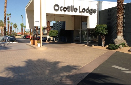 Twin Palms House | Cozy Bungalow at the Historic "Ocotillo Lodge" Palm Springs