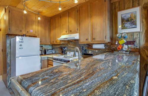 Boulder Bay Cabin | Cozy cabin close to Fisher Cove & Boulder Bay - short drive to skiing
