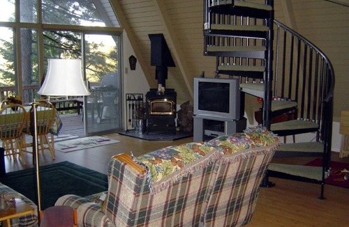 Cedar Glen Cabin | Cozy Cabin/Lake View