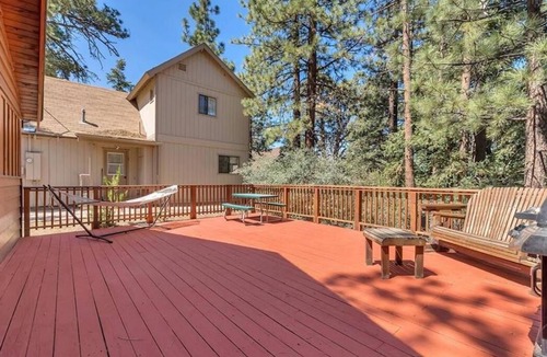 Moonridge Cabin | Cozy Cabin-Peaceful and Centrally Located-2bedroom1bath