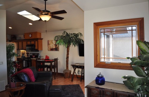Cardiff-by-the-Sea Apartment | Cozy, Charming, Ocean View studio /Work desk, internet, sanitized cleaning