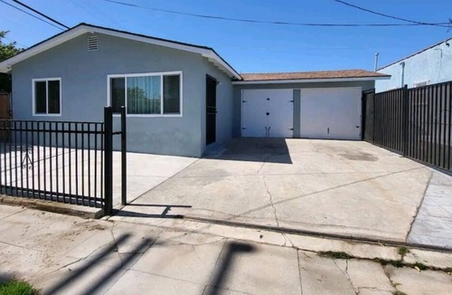 Compton House | Cozy Clean Compton Cali Getaway