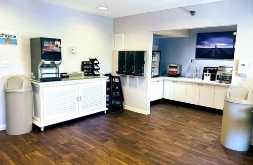 Old Towne House | Cozy Coastal Stay | 2 Queens | Near Seal Beach Marina