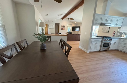 Exeter House | Cozy countryside home on 5 private acres - 30 min. to Sequoia Park entrance