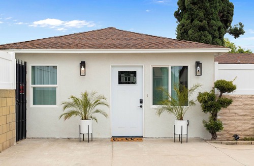 South Montebello Apartment | Cozy & Dreamy Getaway home !