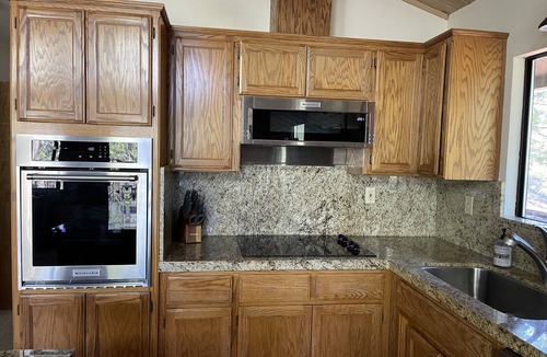 Groveland House | Cozy, family-friendly cabin in a gated lake resort near Yosemite!