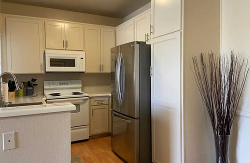 Santa Clarita Condo | Cozy gem in the heart of Santa Clarita.