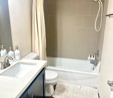 Old Pasadena Apartment | Cozy Gem Near Old Town Pasadena