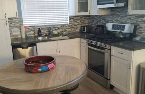 Northridge House | Cozy Guest-House for Leisure or Biz Traveler