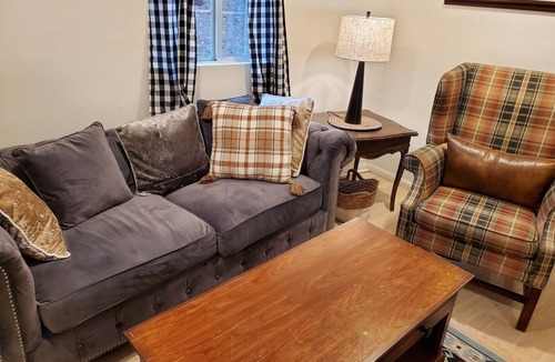 Twin Peaks Cabin | Cozy Haven at The Twin Peaks Lodge