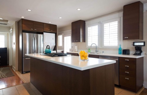 Wilshire House | Cozy Hollywood House ★ Central Los Angeles Location ★ 2 Car Parking