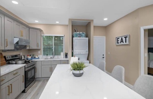 Altadena House | Cozy Home｜6 Min to Beach｜30 Days Minimum