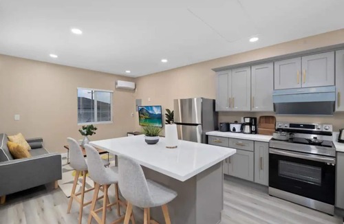 Altadena House | Cozy Home｜6 Min to Beach｜30 Days Minimum