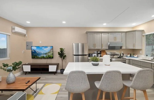 Altadena House | Cozy Home｜6 Min to Beach｜30 Days Minimum