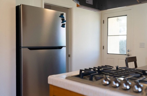 Bonita House | Cozy Home! Plenty of Parking. Back yard.