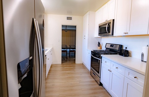 North Long Beach House | Cozy Home Walking Distance to Hospital and Minutes From Mall Shopping Center!