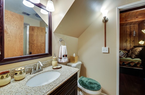Cedar Glen Cabin | Cozy Lake Arrowhead Cabin w/ Hot Tub & Deck!