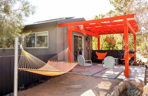 Joshua Tree Highlands Cabin | Cozy Luna Mesa cabin in serene Joshua Tree with WiFi, AC