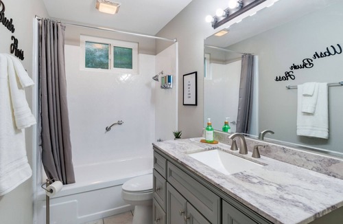 NE - Sterling House | COZY, MODERN POOL HM w/Patio Dining & Game Room