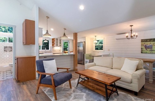 Idyllwild House | Cozy Modern Farmhouse Cabin. 2 bedrooms 1 bath. Air conditioned-Sleeps 4