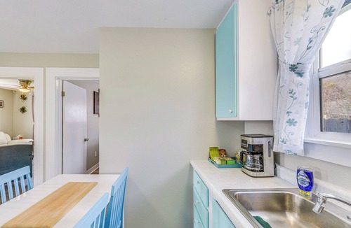 Orick Cottage | Cozy NorCal Cottage: 2 Mi to Redwoods & Beaches!